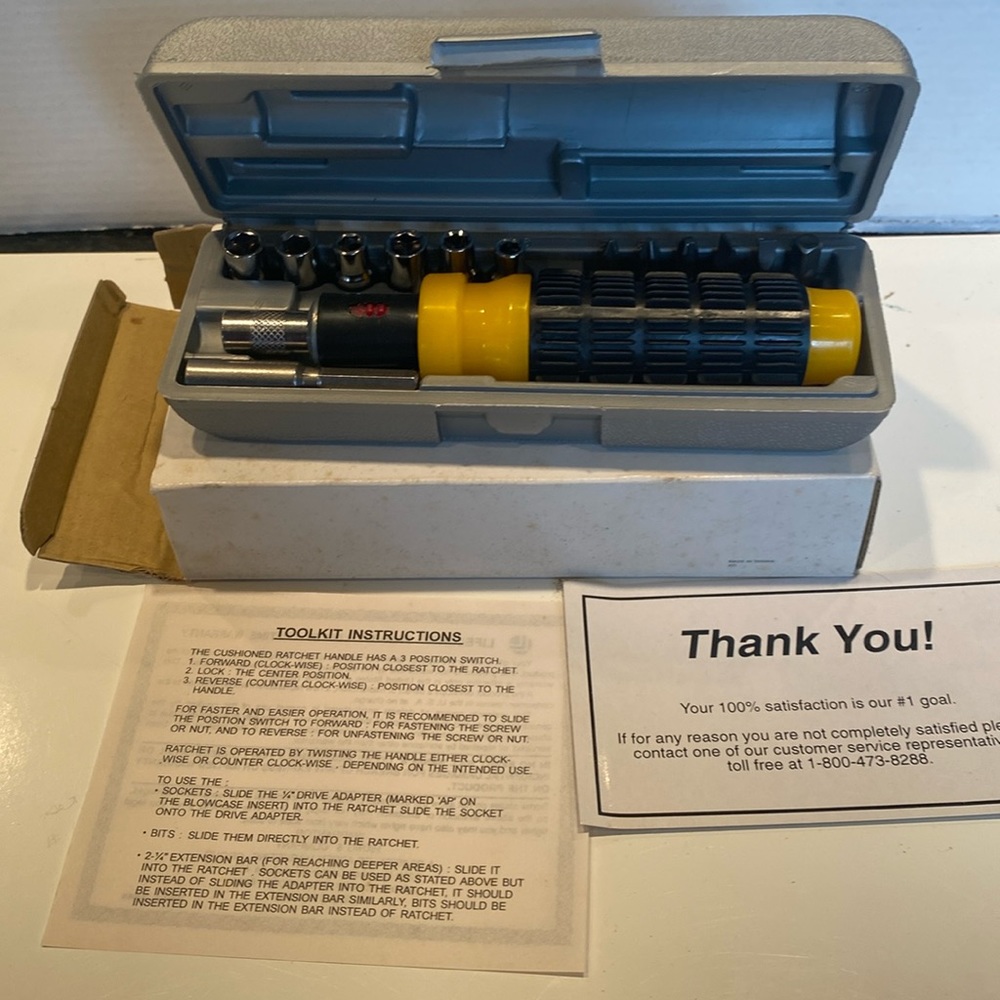 NIB Ratcheting Socket & Driver Tool Set in Case